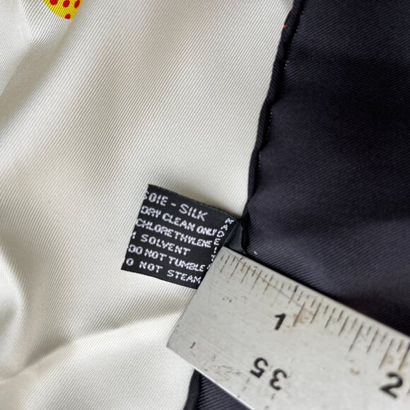 Atelier Versace VTG Italy Iconic Hearts Print Handroll Silk Scarf 34x34 EUC ! <3 - Picture 5 of 7